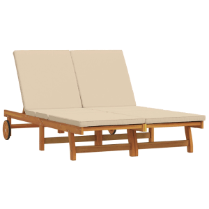 Doppel-Sonnenliege aus Akazienholz mit Rädern und beigen Kissen für Garten oder Terrasse.