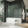 Hüppe Badewannenabtrennung Design Pure, 3-teilig, silber matt, montiert auf einer Badewanne im Badezimmer.