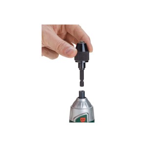 LUX Schnellspannbohrfutter M 6,3 mm mit Hand über Bitschrauber. Zubehör für Bohrer.