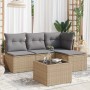 Beige 5-tlg. Garten-Sofagarnitur aus Rattan mit grauen Kissen und Tisch mit Glasplatte.