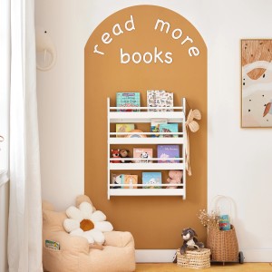 Weißes SoBuy Kinderregal KMB08-K-W mit vier Fächern an ockerfarbener Wand.