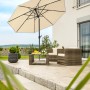 Schneider Marktschirm Adria, Ø 300 cm, Natur, mit Knickfunktion, auf Terrasse mit Gartenmöbeln.