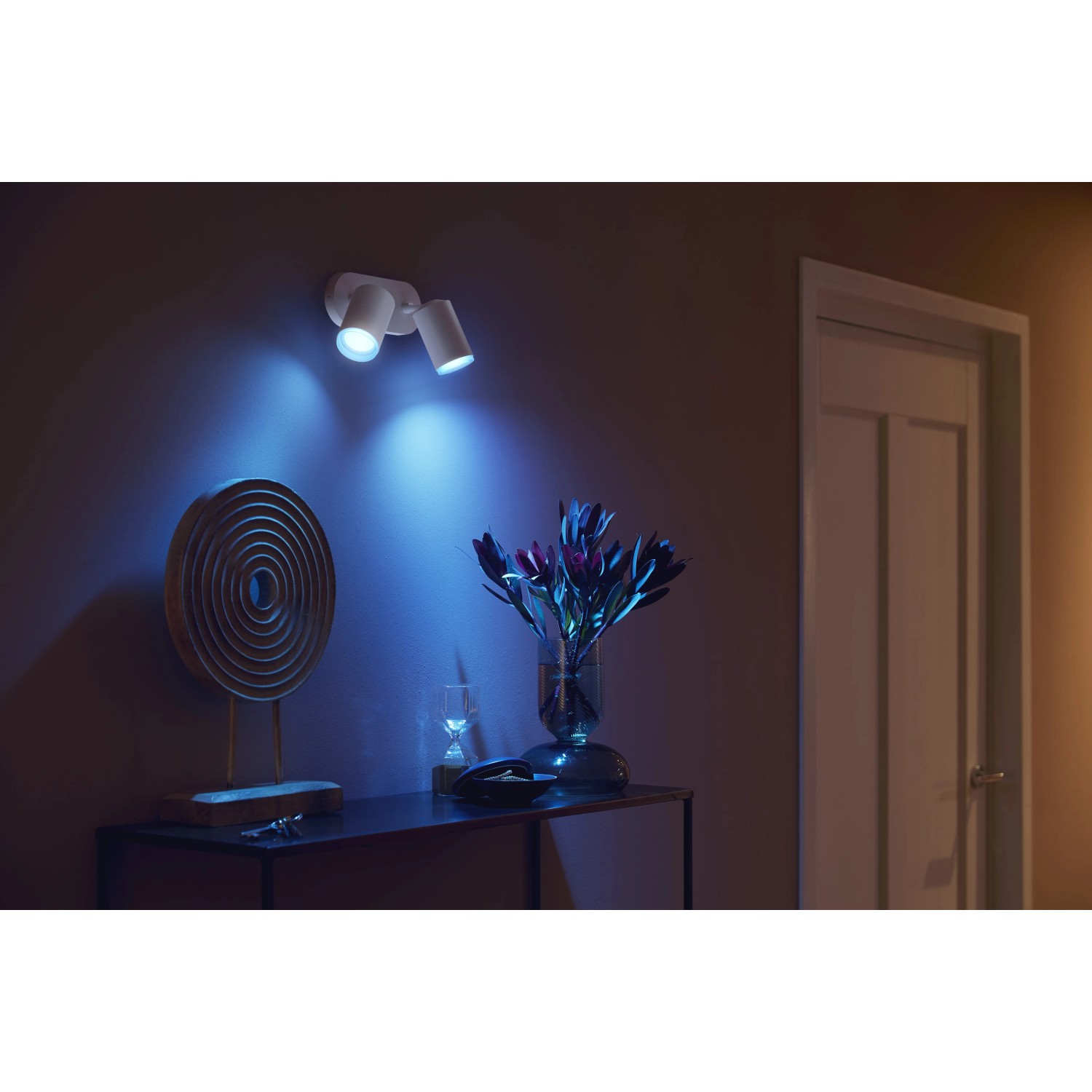 Philips Hue Fugato LED-Spot, 2-flammig, Weiß. Smarte Beleuchtung mit farbigem Licht für Wohnräume.