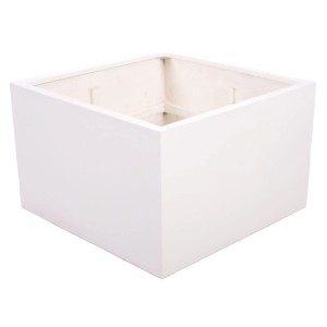 Niedriger, quadratischer Pflanzkübel aus perlmutt-weißem Fiberglas mit matter Oberfläche für innen & außen.