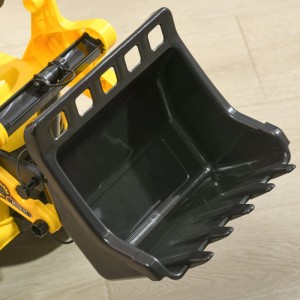 HOMCOM Sitzbagger: Detail der schwarzen, funktionierenden Baggerschaufel. Robustes Aufsitzspielzeug für Kinder.
