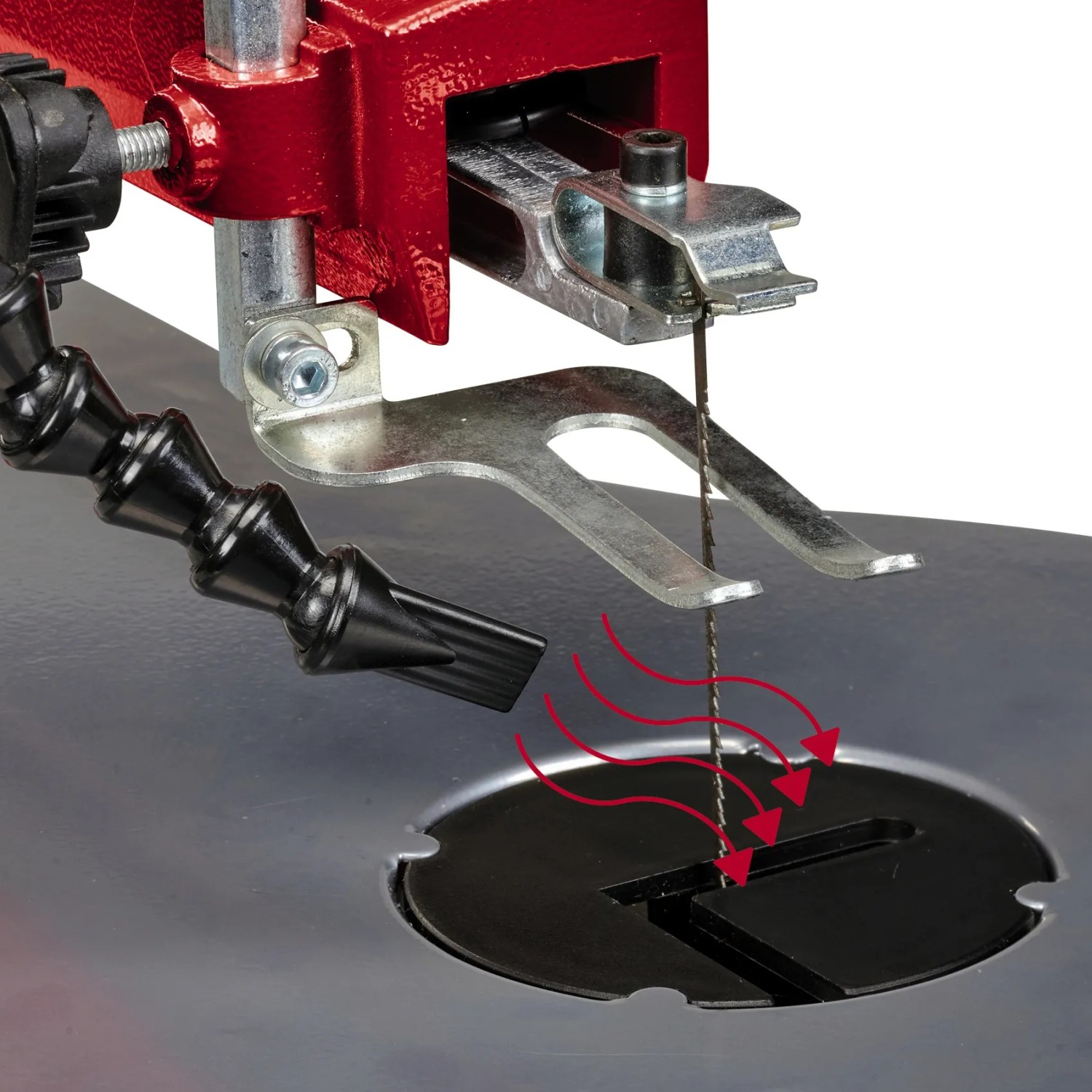 Detailaufnahme der Einhell TC-SS 406 E Dekupiersäge mit Sägeblatt und Gebläse.