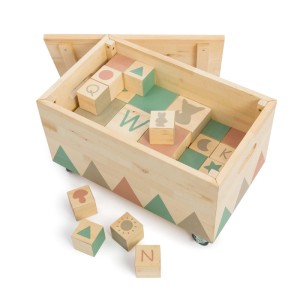 MUDDY BUDDY Spieltruhe mit Holz-Spielwürfeln Treasure Hunter Natur, mit Dreiecksprint und Rollen.