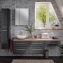 Fackelmann Spiegelschrank Denver, anthrazit, 60 cm, mit Softclose-Türen in Badezimmer-Szene.