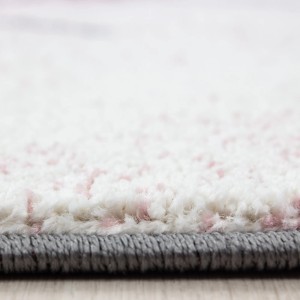 Detailaufnahme: Ayyildiz Kinderteppich Kids 560 Pink, Florstruktur und grauer Rand.