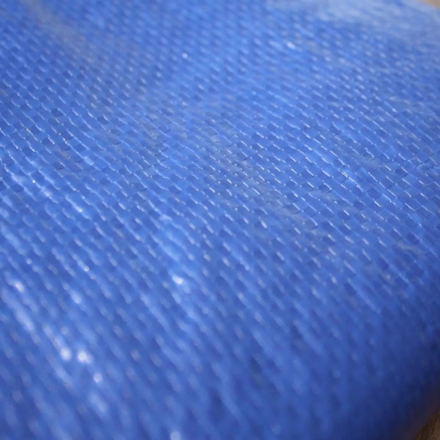 Detailaufnahme: Blaue Evolution Abdeckplane für runde Pools, Polyethylen 100 g/m².