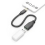 Schwarzes Hama USB-Adapterkabel USB-C auf USB-A mit OTG Funktion und weißem USB-Stick an Smartphone.