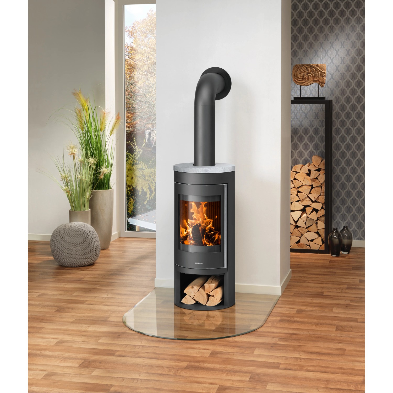 Justus Kaminofen Mino 2.0, Stahl schwarz mit Speckstein grau, 5 kW. Moderner Kamin mit Holzfach.
