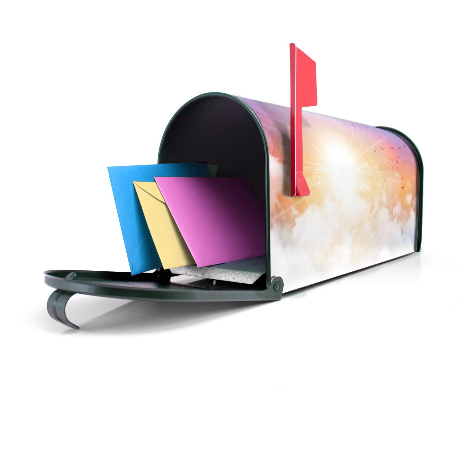 Offener, grüner Banjado US Briefkasten mit Motiv Vögel am Himmel und Briefen.