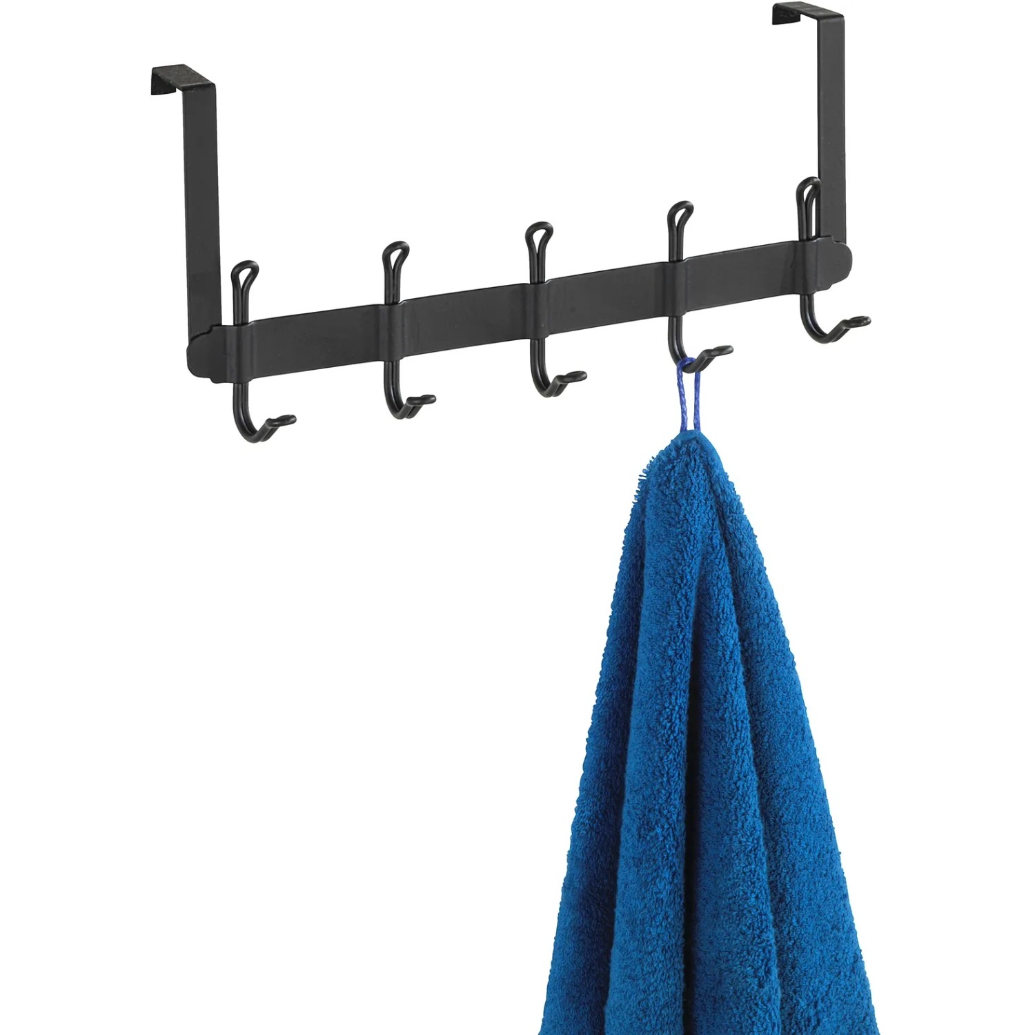 Wenko Türgarderobe Nostalgie, schwarz matt, mit 5 Haken und blauem Handtuch.