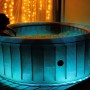MSpa Comfort Starry AirJet Whirlpool mit LED-Beleuchtung und Hydromassage im Einsatz.