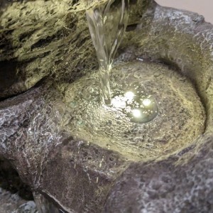 Marelida Brunnen Wasserfall Gartenbrunnen LED Beleuchtung Natur Fels Kaskadenbrunnen 39cm