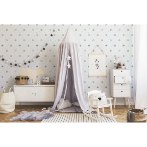 Kinderzimmer mit Vliestapete mit Tieren in Blau und Weiß. Dekorative Tapete mit Tiermotiven.