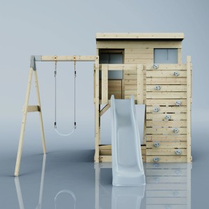 PolarPlay Spielturm Tjorven mit Schaukel, Rutsche und Kletterwand aus Holz.