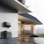 Anker Solix Solarbank mit Power Dock an Hauswand. Balkonkraftwerk mit Speicher.