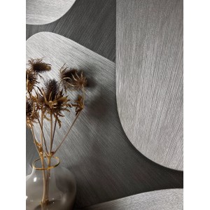 Newroom Vliestapete Nuccio Silber mit grafischem Muster und Struktur.