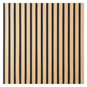 Akustikpaneel 60x60 cm mit hellen Holzlamellen auf schwarzem Filz. Schalldämmendes Wandpaneel in Eichenoptik.