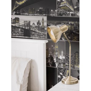 Papiertapete Fresco Stadt bei Nacht Schwarz mit New York Motiven im Schlafzimmer.