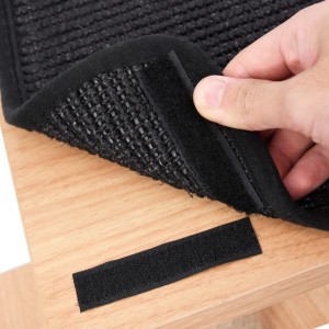 Detailaufnahme: Abnehmbare Sisalmatte mit Klettverschluss am vidaXL Katzenkratzbaum.