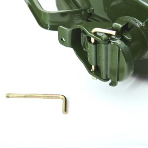 Sicherungsstift für Metall-Kraftstoffkanister, Detailaufnahme des Bajonettverschlusses.