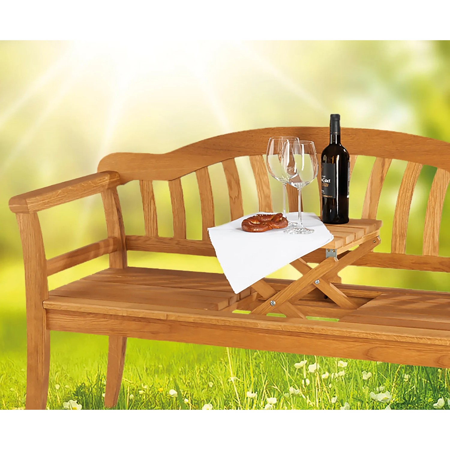 Landhausbank Usedom Honigbraun mit integriertem Picknicktisch, Getränken und Snacks.