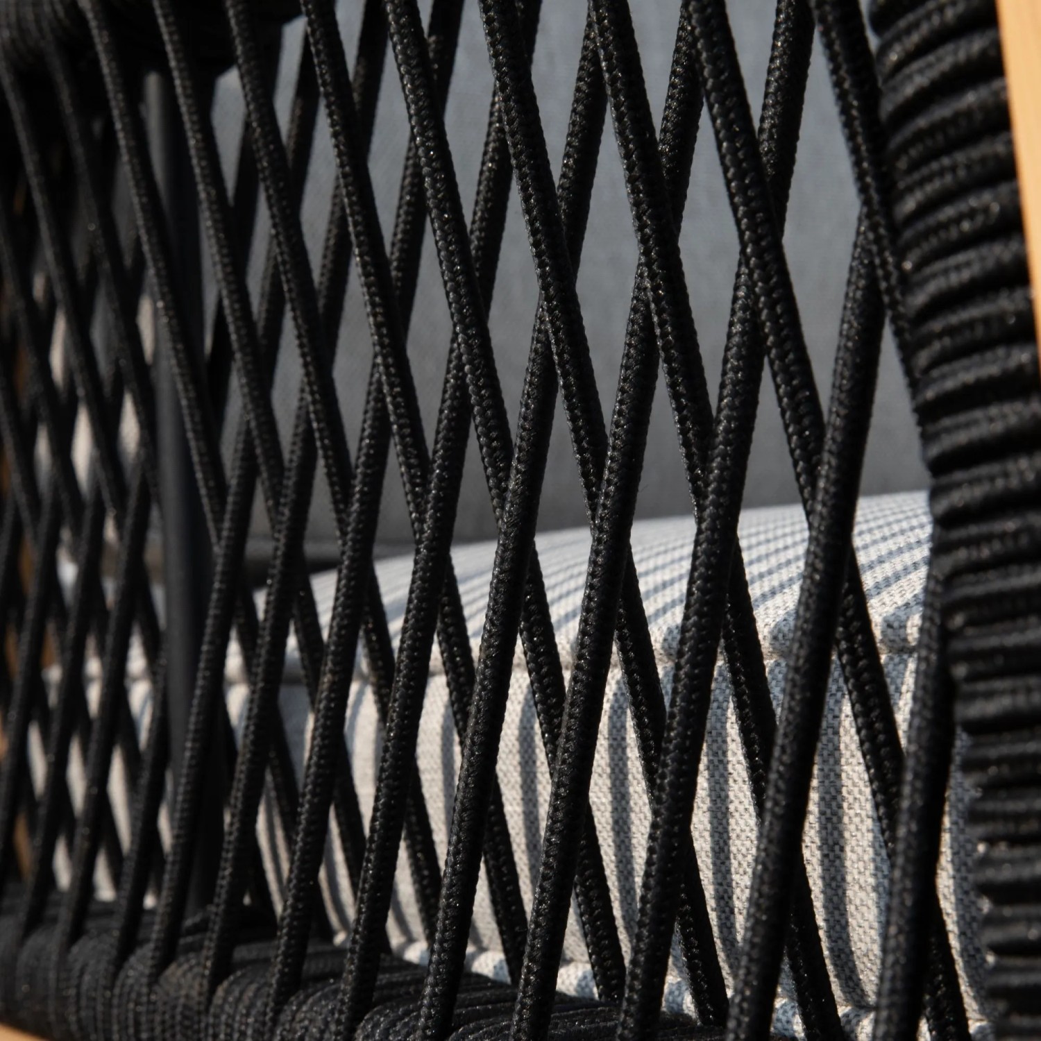 Detailaufnahme: Geflecht und Polster des Greemotion Lounge-Sets Monaco.