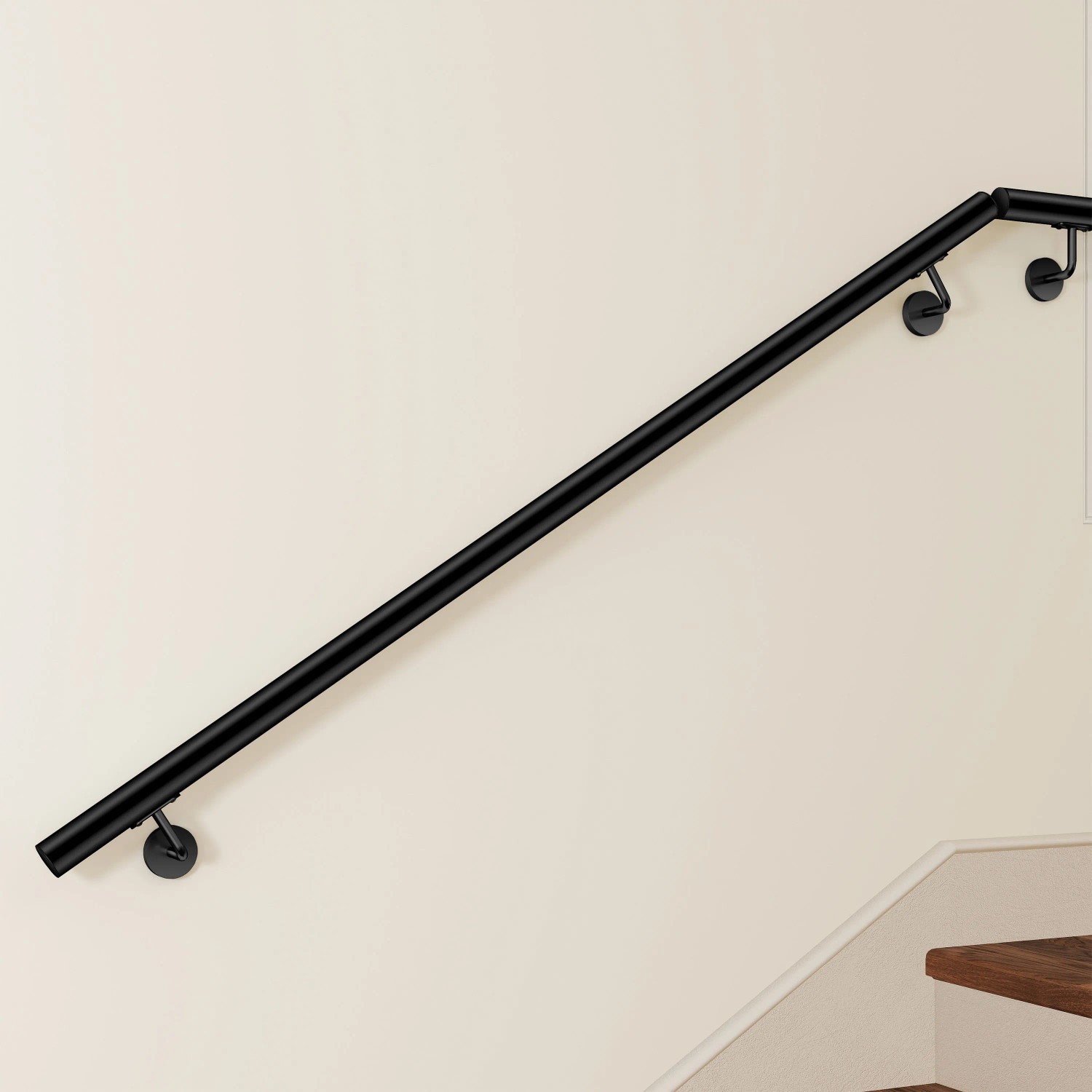 Schwarzer AICA Handlauf aus Edelstahl, 120 cm, mit Befestigung an einer Treppe.