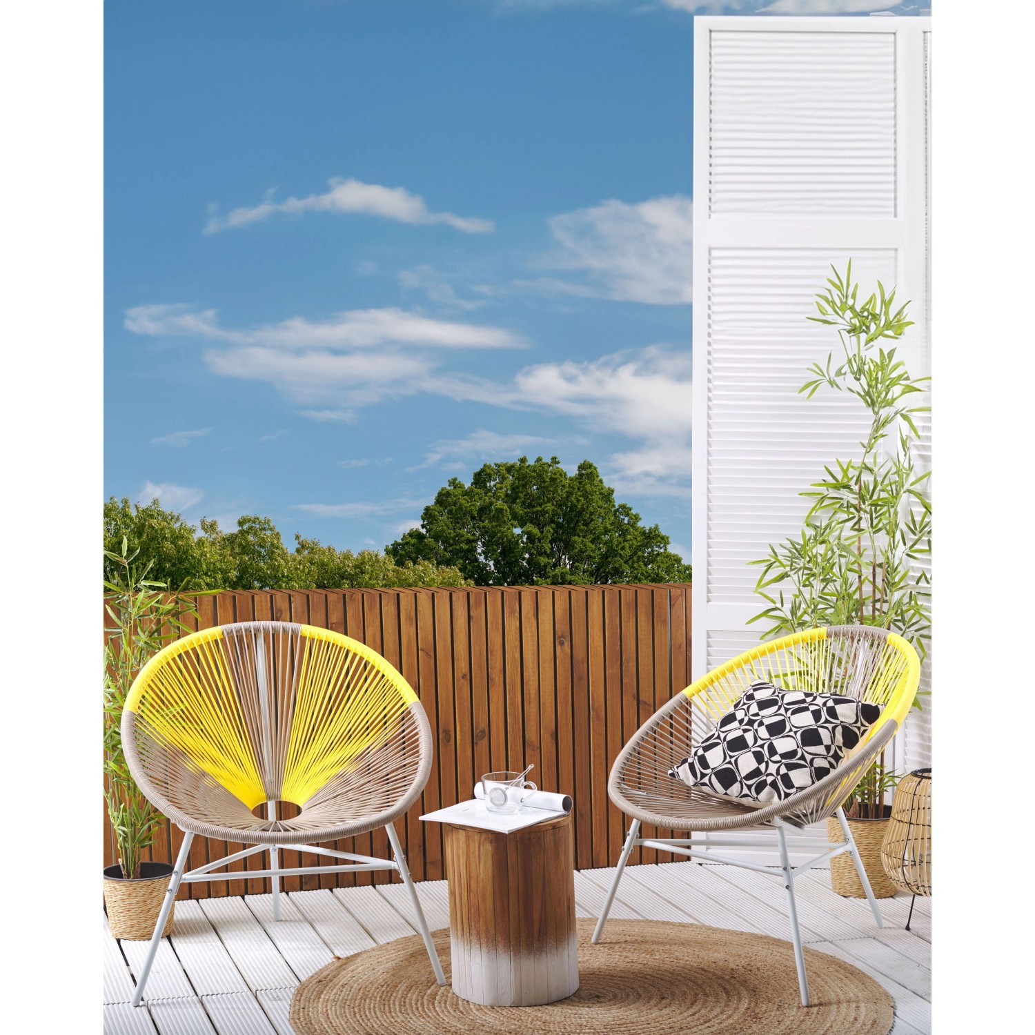 Bunte Beliani Cocktailsessel (2er Set) in Gelb, Beige und Weiß. Gartenstühle mit luftiger Schnurbespannung.