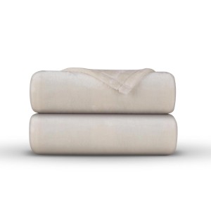 Bestlivings Kuscheldecke Mirabella, 220x240 cm, Creme, gestapelt. Weiche Wohndecke für Sofa oder Bett.