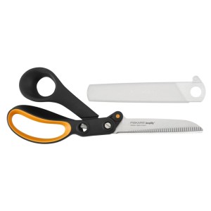 Fiskars Hardware-Schere Amplify, 24 cm, mit gezahnter Klinge und Schutzhülle.
