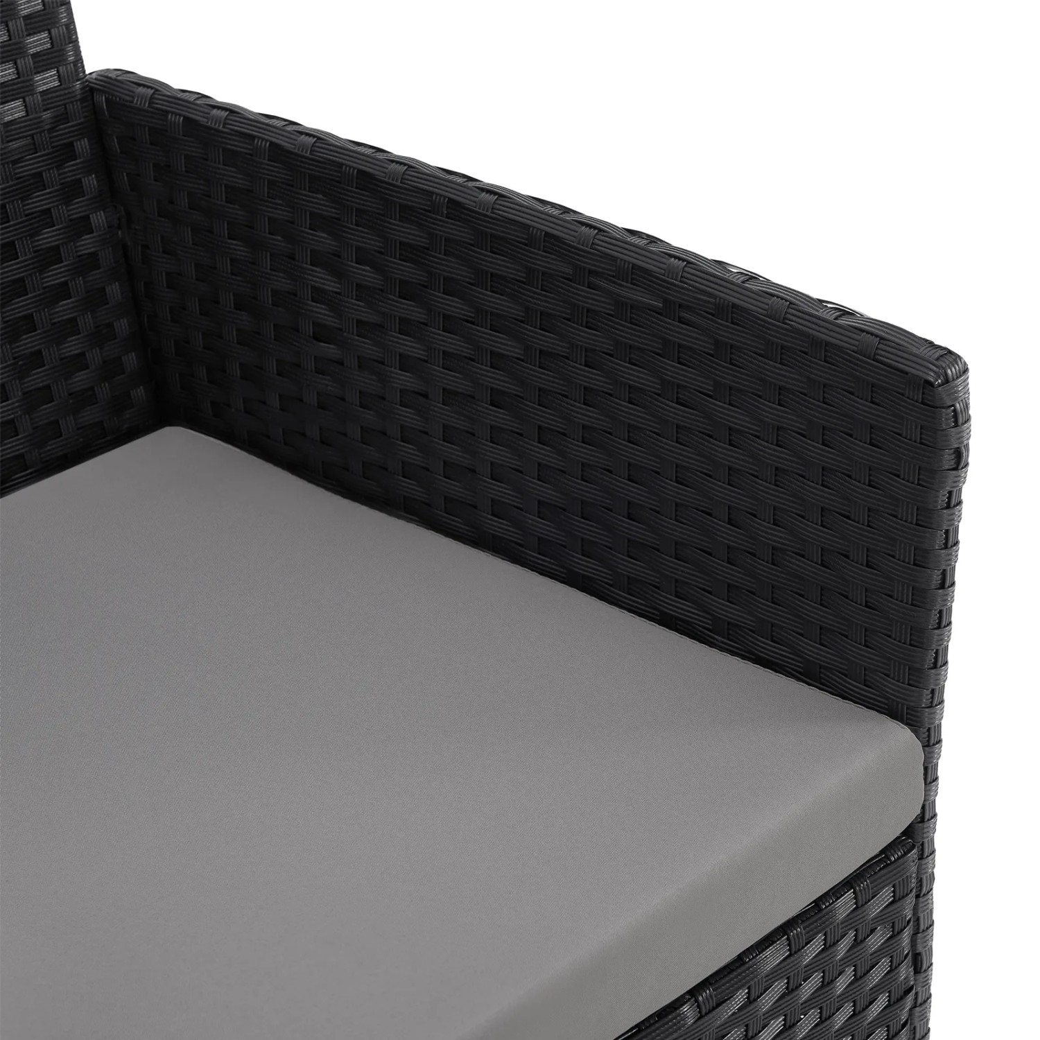 Detailaufnahme: Schwarzer Rattan-Gartenstuhl mit grauem Sitzkissen, Teil des Svita Brooklyn Bistro Sets.