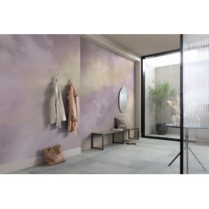 Komar Vliestapete Lavender Clouds in Lila: Wandgestaltung mit Wolkenmuster für beruhigende Atmosphäre.
