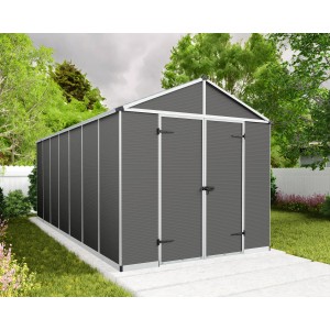 Graues Palram Canopia Gerätehaus Rubicon 237x528 cm im Garten.