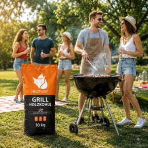 Heizfuxx Grillholzkohle 10kg Beutel im Garten, Freunde grillen auf einem Kugelgrill. Hartholz für Gastro-Qualität.