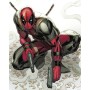 Komar Wandbild: Marvel Deadpool mit Pistolen, 40x50 cm, rot. Comic-Deko für Kinderzimmer.
