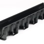 Schwarze ACO Galaline Entwässerungsrinne aus Kunststoff, 1 m lang.
