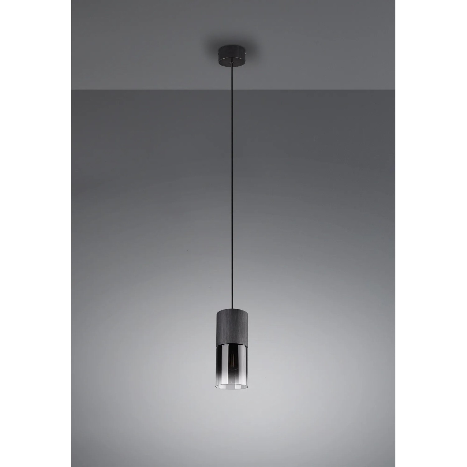 Moderne Trio Leuchten Pendelleuchte Robin, schwarz matt mit rauchfarbenem Glas.
