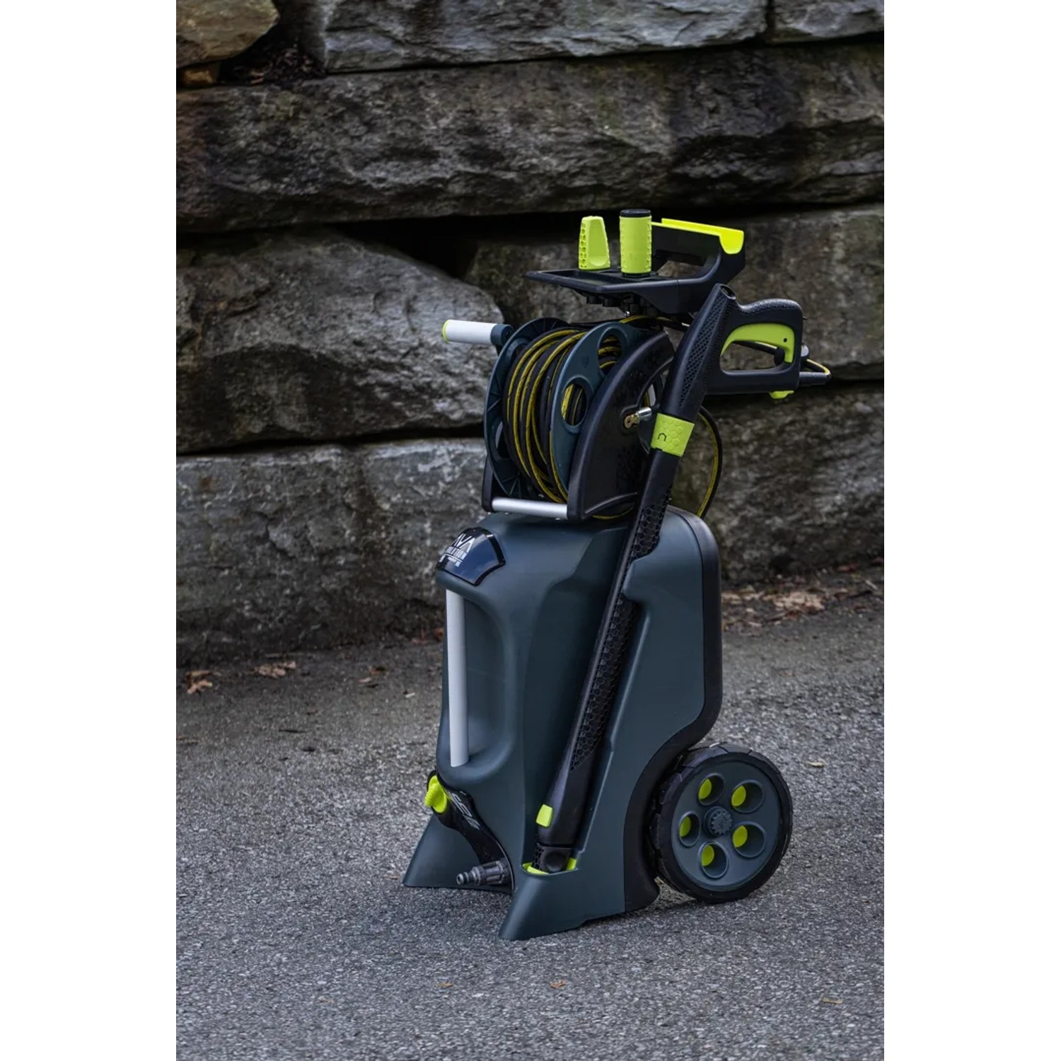 AVA Evolution P60 Large Hochdruckreiniger mit Schlauchtrommel, Lanze und Zubehör.