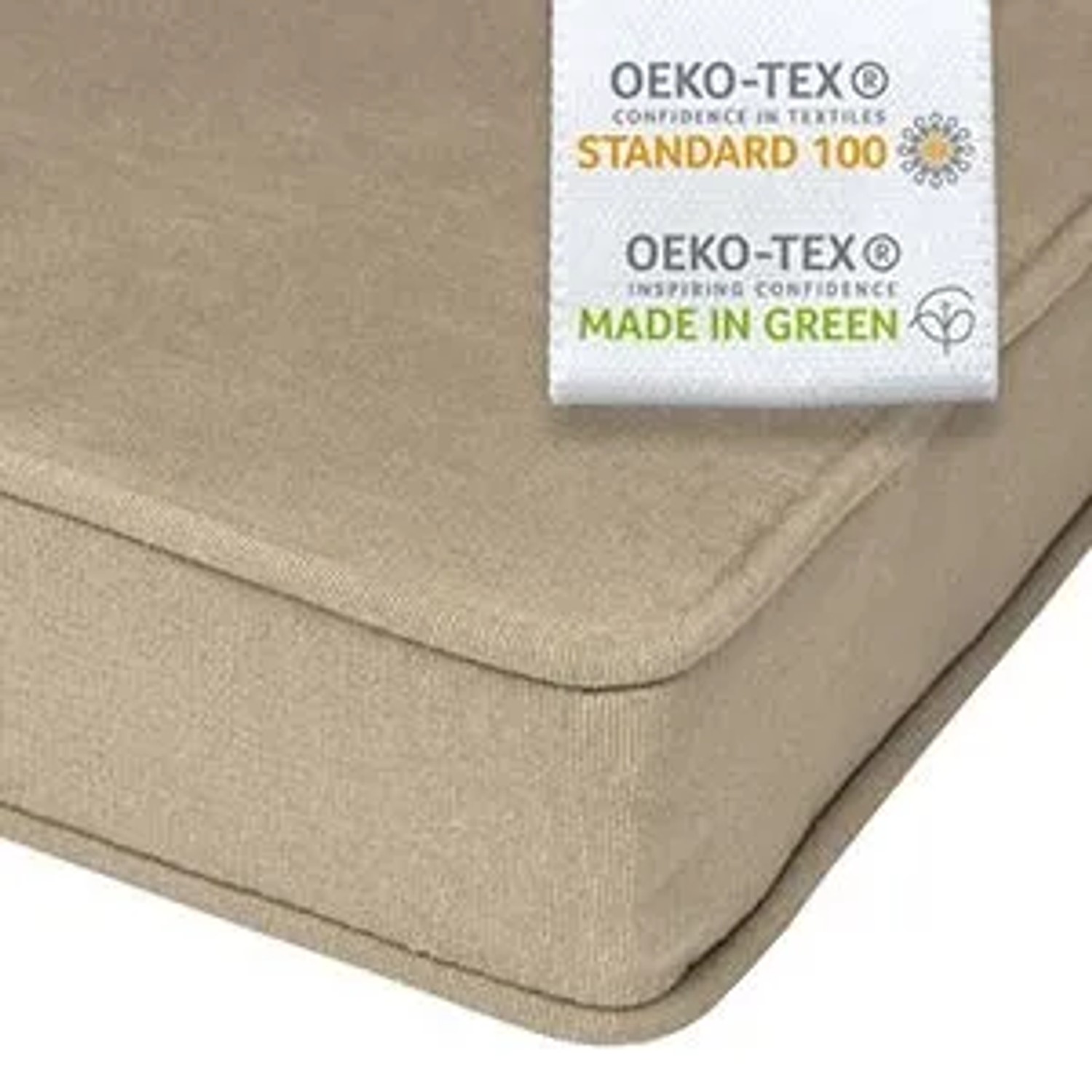 Nahaufnahme einer beigen Hollywoodschaukelauflage, 180x50cm, mit OEKO-TEX Standard 100 Label. Sitzkissen.