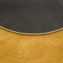 Detailansicht: Curryfarbener, runder Hochflor Teppich mit rutschfester Rückseite.