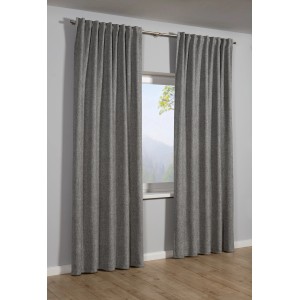 Sehlbach Fertigschal Multiband Dimout Polarfleece, 130x245 cm, silbergrau, vor Fenster.