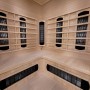 Innenansicht Artsauna Infrarotkabine Nyborg E150K mit Hemlockholz und Keramikstrahler.