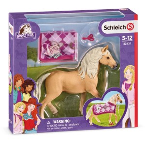 Schleich Horse Club Sofias Mode-Kreation: Spielzeug-Set mit Andalusier Hengst, Decke und Accessoires.