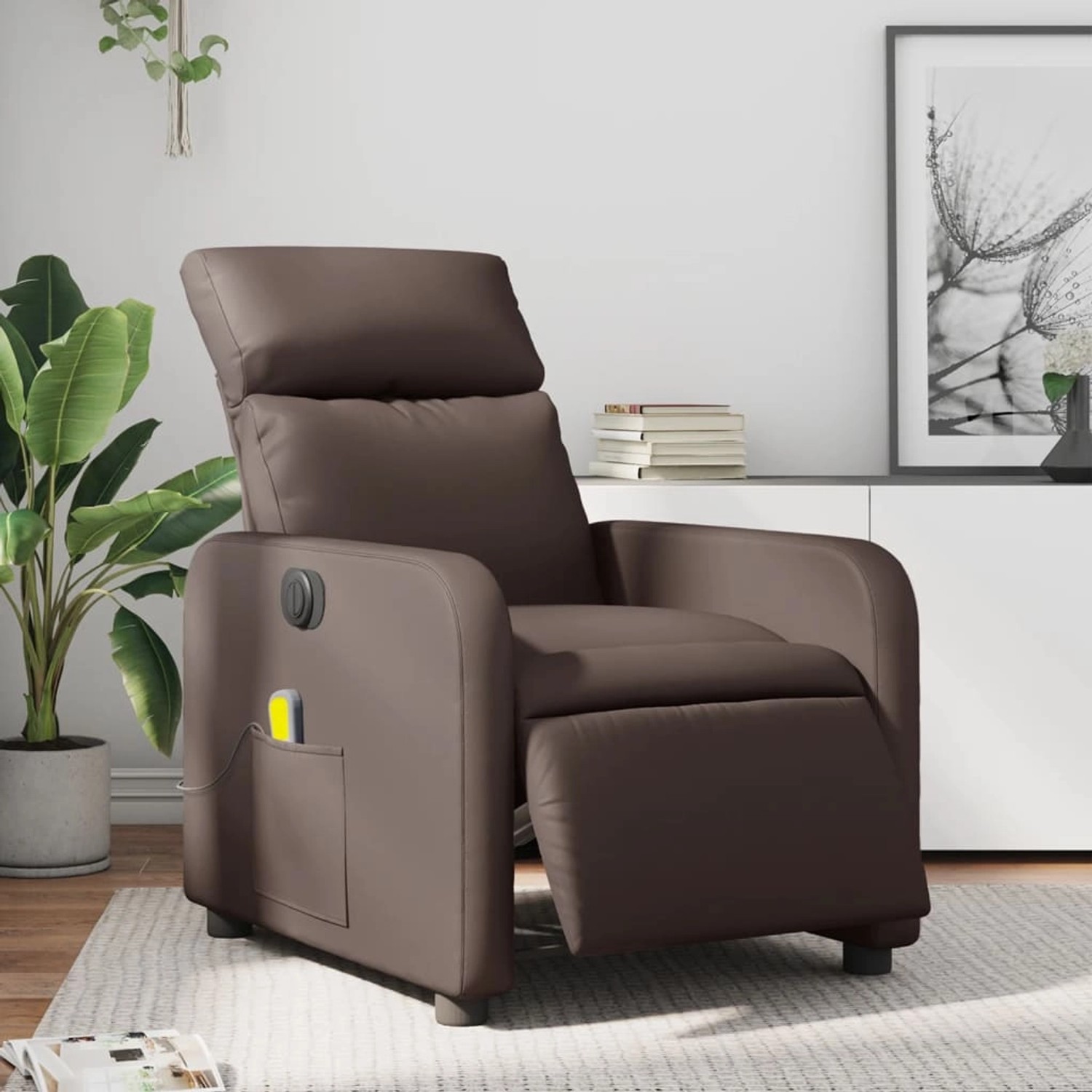 Brauner elektrischer Massagesessel aus Kunstleder mit Vibrationsfunktion und Seitentasche.