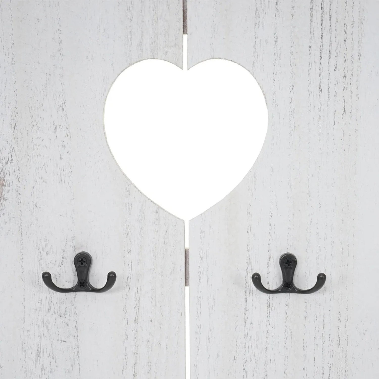 Weiße MCW Wandgarderobe im Shabby-Look mit Herz-Ausschnitt und 8 Haken.
