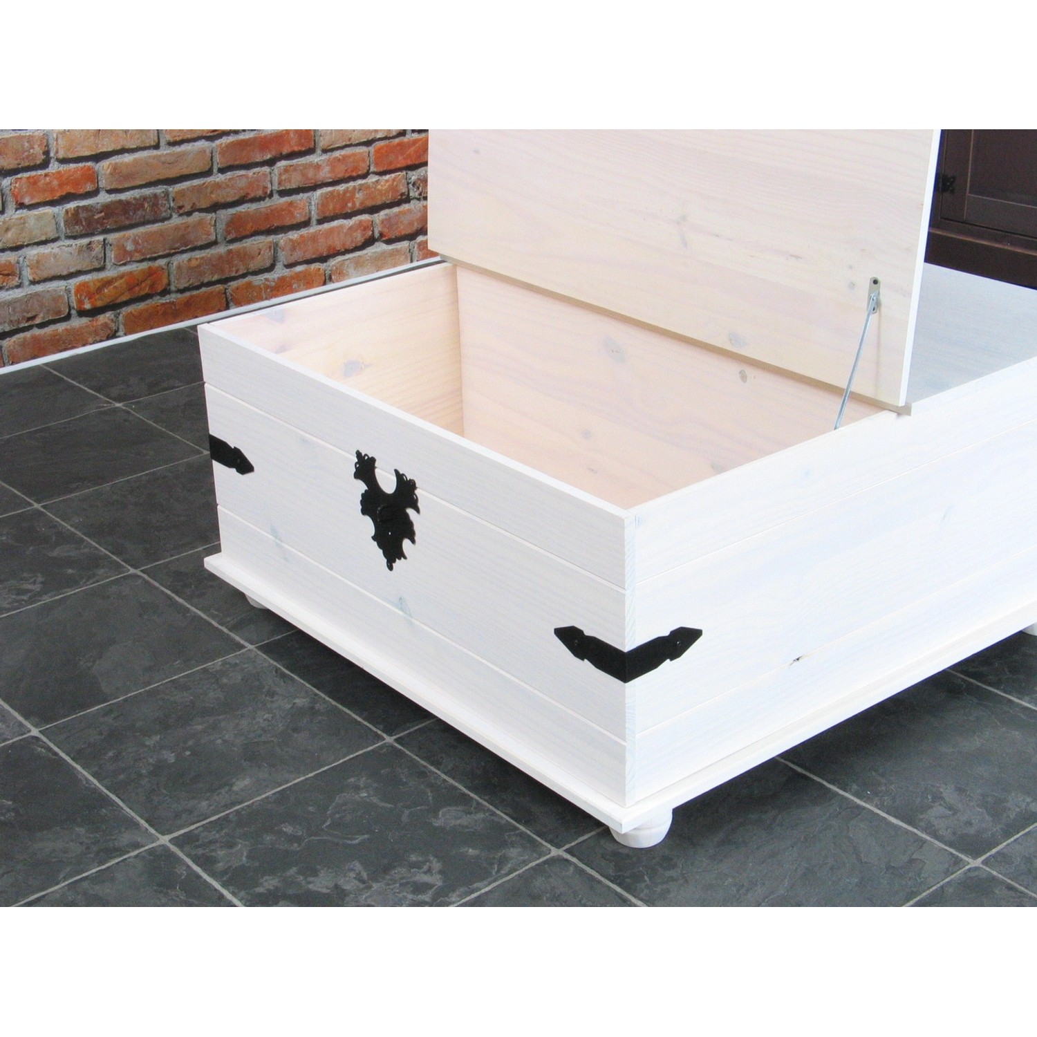 Weißer Couchtisch New Mexico mit 5 Schubladen, Kiefer massiv, gewachst.
